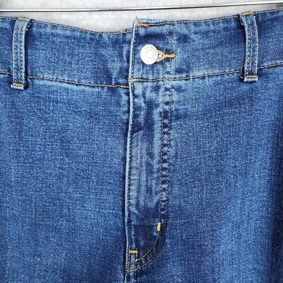 Banana Republic High Rise Straight Fit Relaxed Jeans Size 31/12 EUC - Picture 3 of 13